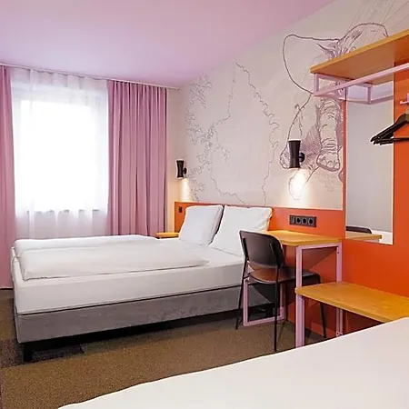 Mcdreams Hotel