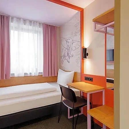 Mcdreams Hotel 2*
